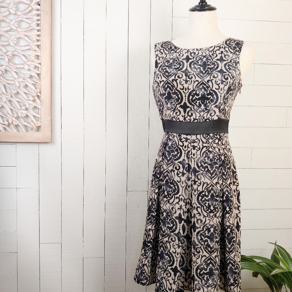 Yellow Star Black & Ivory Paisley pattern Sleeveless A-line Dress Size S